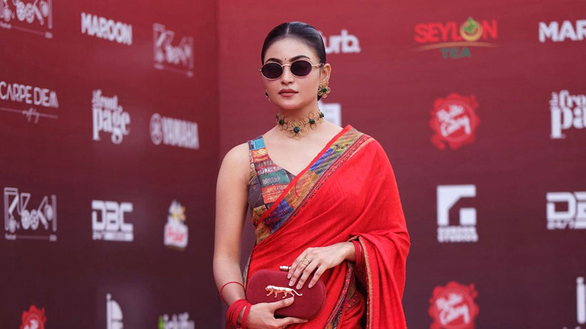 শাড়িতে রেট্রো লুকে মারিয়া শান্তর বাজিমাত