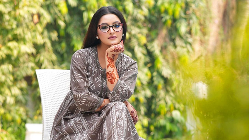 নীতিবাক‍্য ঝাড়ার সময় খেয়াল রাখুন: পরীমণি